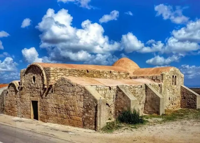 Ray - Front Row Beachfront With Garden *