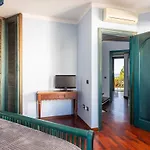 Ray - Front Row Beachfront With Garden Torre Grande