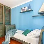 Ray - Front Row Beachfront With Garden