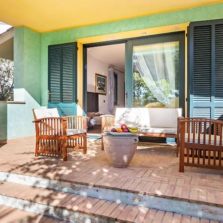 Ray - Front Row Beachfront With Garden Appartamento *