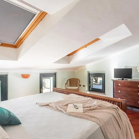 Ray - Front Row Beachfront With Garden דירה *