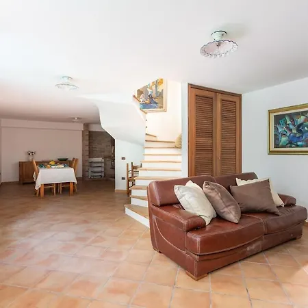 Ray - Front Row Beachfront With Garden דירה *