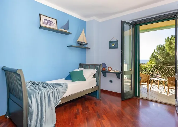 Appartamento Ray - Front Row Beachfront With Garden Torre Grande