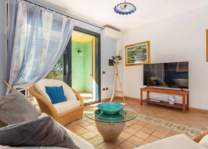 Ray - Front Row Beachfront With Garden *