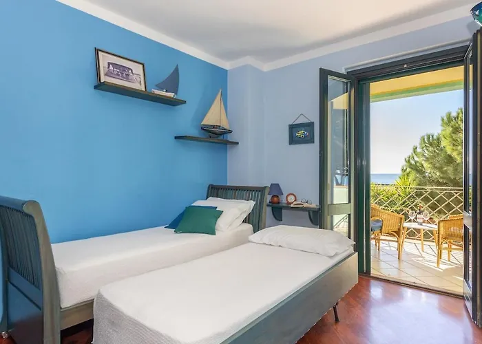 Appartamento Ray - Front Row Beachfront With Garden